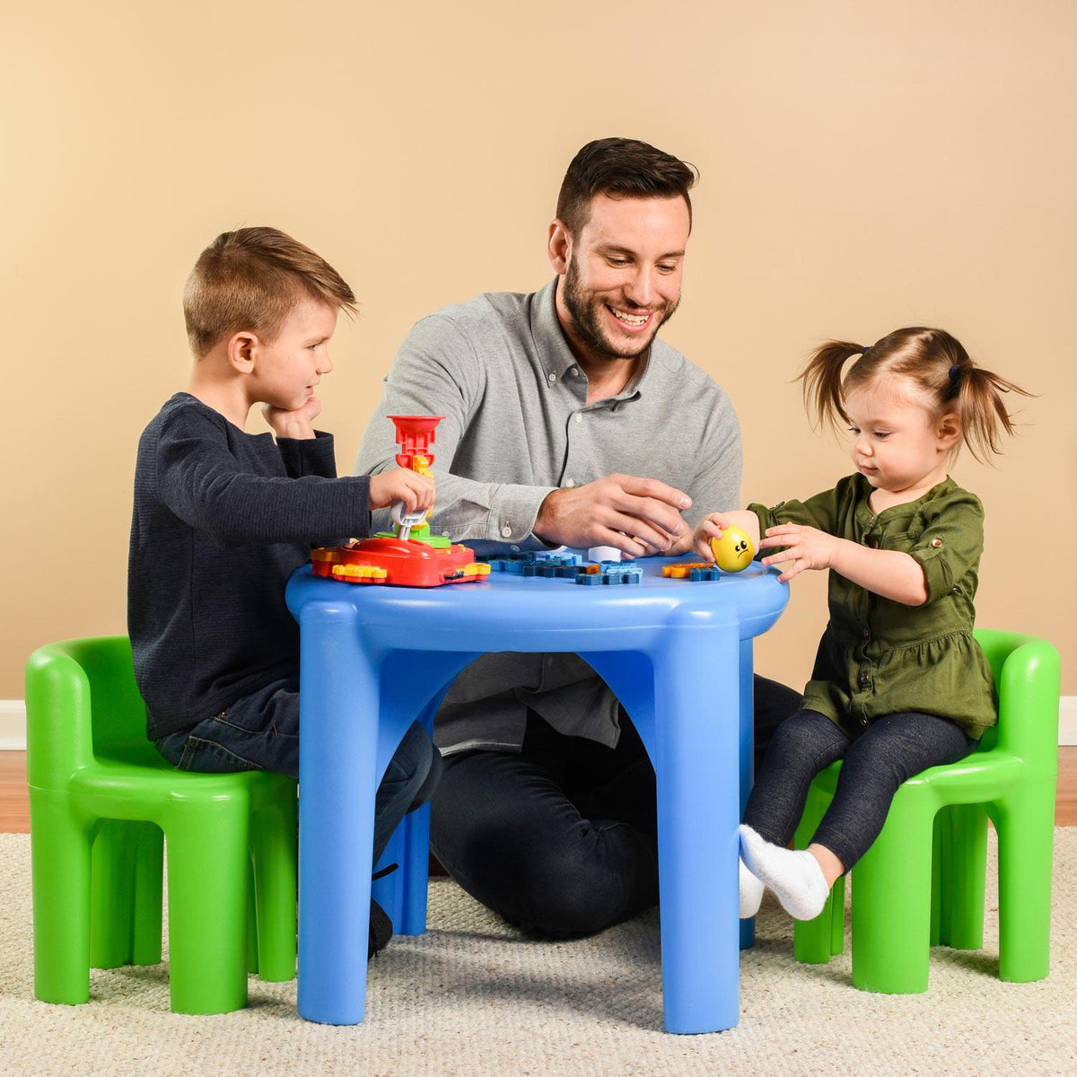 two kids sitting at the table